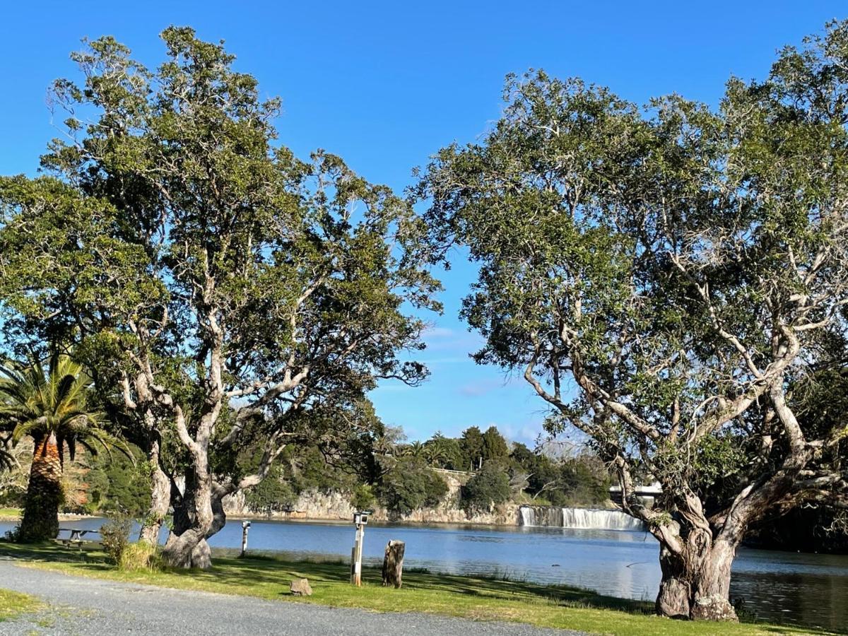 Haruru Falls Motel & Conference Centre Paihia Bagian luar foto