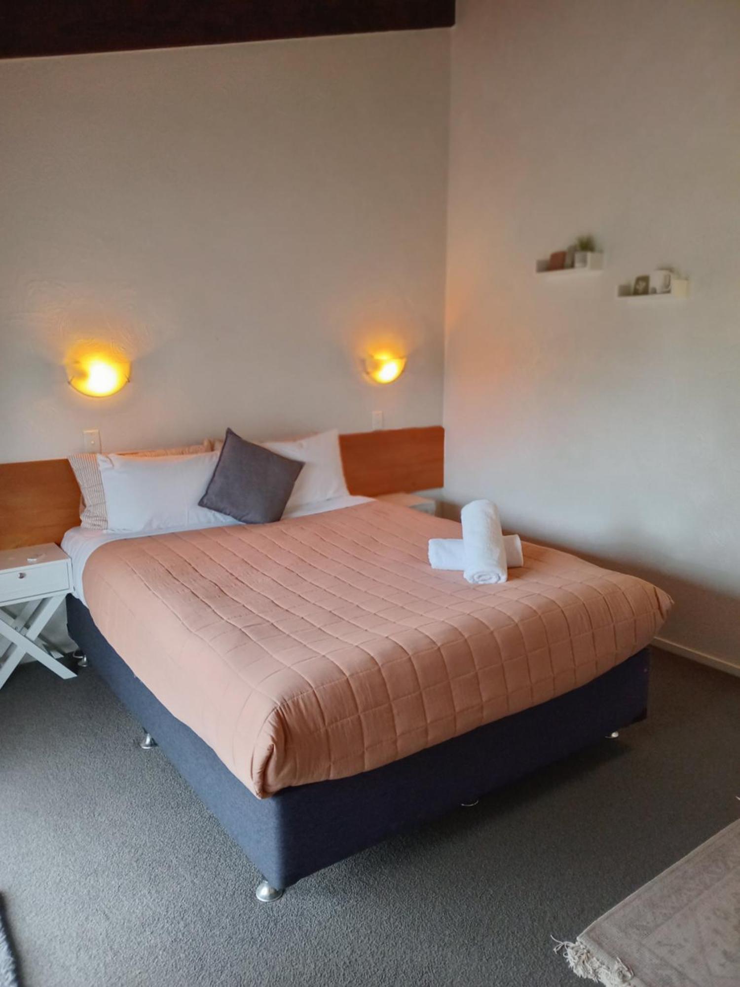 Haruru Falls Motel & Conference Centre Paihia Bagian luar foto